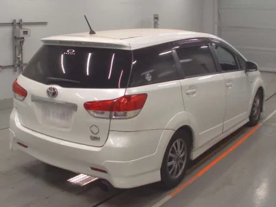 Toyota WISH  с аукциона в Японии