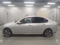 Nissan FUGA лот № 10070 оценка 3.5  с аукциона в Японии 3