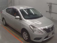 Nissan LATIO лот № 10098 оценка 4  с аукциона в Японии 4