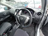 Nissan LATIO лот № 10104 оценка 4  с аукциона в Японии 6