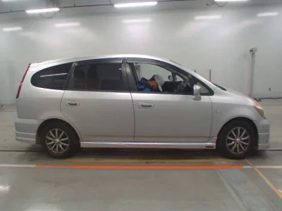 Honda STREAM  с аукциона в Японии