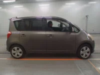 Toyota RACTIS лот № 10126 оценка 3.5  с аукциона в Японии 2