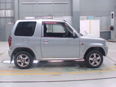 Mitsubishi PAJERO MINI