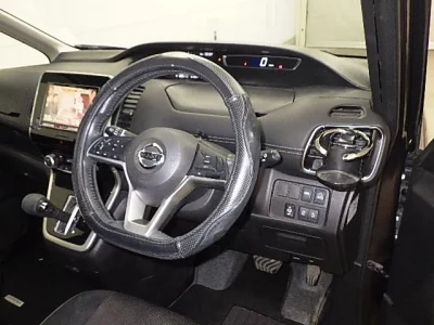 Nissan SERENA  с аукциона в Японии