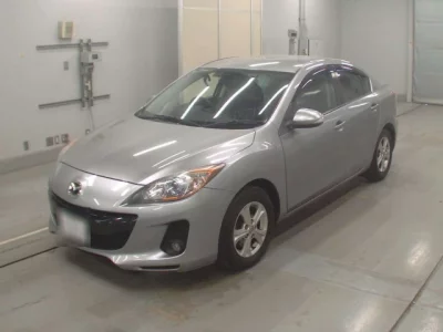 Mazda AXELA  с аукциона в Японии