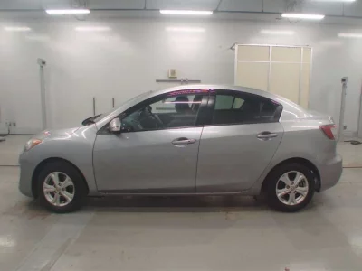 Mazda AXELA  с аукциона в Японии