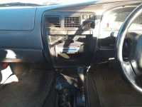 Toyota HILUX SURF лот № 30026 оценка 3  с аукциона в Японии 8