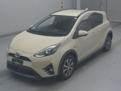 Toyota AQUA  с аукциона в Японии