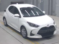 Toyota YARIS лот № 30050 оценка 4  с аукциона в Японии 4
