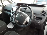 Toyota NOAH лот № 30080 оценка R  с аукциона в Японии 6