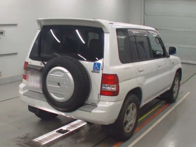 Mitsubishi PAJERO IO  с аукциона в Японии