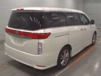 Nissan ELGRAND лот № 30016 оценка 3.5  с аукциона в Японии 1