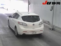 Mazda AXELA лот № 20 оценка RA  с аукциона в Японии 1