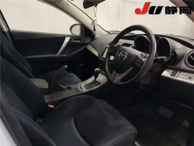 Mazda AXELA  с аукциона в Японии