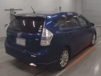 Toyota PRIUS ALPHA лот № 30017 оценка 3.5  с аукциона в Японии 1