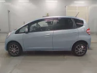 Honda FIT лот № 30018 оценка 3  с аукциона в Японии 3