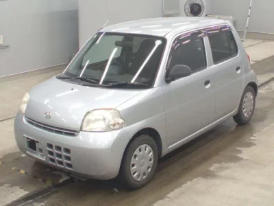 Daihatsu Esse