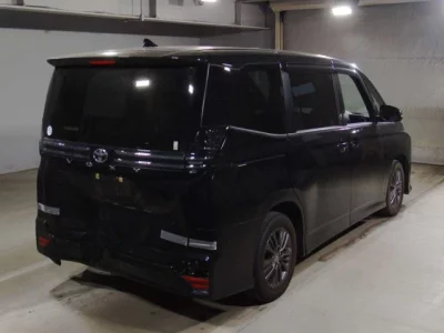 Toyota VOXY  с аукциона в Японии