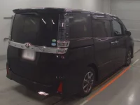 Toyota VOXY лот № 30021 оценка 4.5  с аукциона в Японии 1