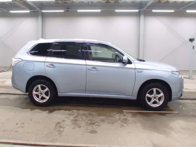 Mitsubishi OUTLANDER PHEV