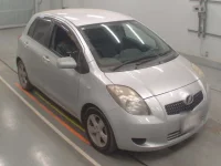 Toyota VITZ лот № 30032 оценка 4  с аукциона в Японии 4