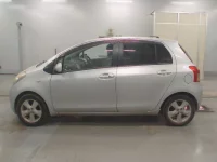 Toyota VITZ лот № 30032 оценка 4  с аукциона в Японии 3