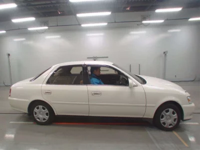 Toyota CRESTA  с аукциона в Японии