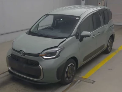 Toyota SIENTA  с аукциона в Японии