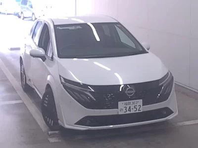 Nissan AURA