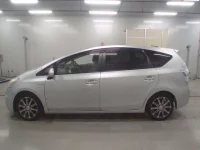 Toyota PRIUS ALPHA лот № 30046 оценка RA  с аукциона в Японии 3