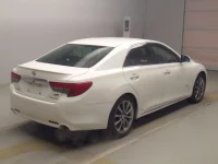 Toyota MARK X лот № 70100 оценка 3  с аукциона в Японии 1