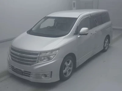 Nissan ELGRAND  с аукциона в Японии