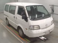 Mazda BONGO VAN лот № 90033 оценка 3.5  с аукциона в Японии 4