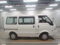 Mazda BONGO VAN лот № 90033 оценка 3.5  с аукциона в Японии 2