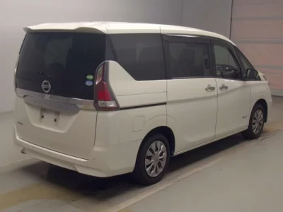 Nissan SERENA  с аукциона в Японии