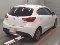 Mazda DEMIO лот № 90043 оценка 4  с аукциона в Японии 1