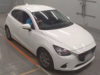 Mazda DEMIO лот № 90043 оценка 4  с аукциона в Японии 4