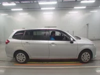 Toyota COROLLA FIELDER лот № 30064 оценка 4  с аукциона в Японии 2