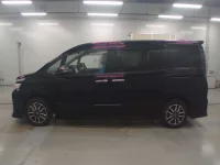 Toyota VOXY лот № 30072 оценка 3.5  с аукциона в Японии 3