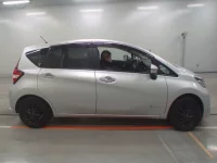 Nissan NOTE лот № 30071 оценка 4  с аукциона в Японии 2
