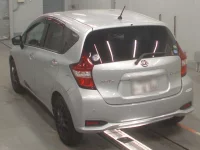 Nissan NOTE лот № 30071 оценка 4  с аукциона в Японии 5