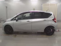 Nissan NOTE лот № 30071 оценка 4  с аукциона в Японии 3