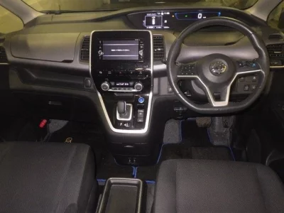 Nissan SERENA  с аукциона в Японии