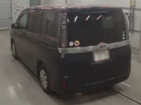 Toyota VOXY лот № 30074 оценка 3.5  с аукциона в Японии 5