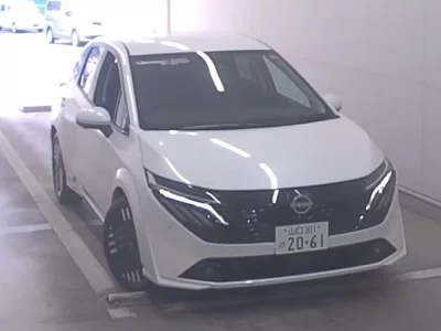 Nissan AURA