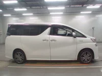 Toyota VELLFIRE лот № 30091 оценка 5  с аукциона в Японии 2