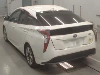 Toyota Prius лот № 30095 оценка RA  с аукциона в Японии 5