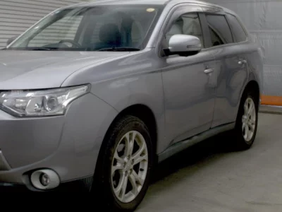 Mitsubishi OUTLANDER  с аукциона в Японии