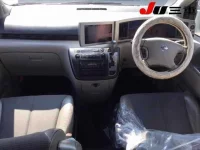 Nissan ELGRAND лот № 91 оценка 4  с аукциона в Японии 7