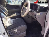 Nissan ELGRAND лот № 91 оценка 4  с аукциона в Японии 3